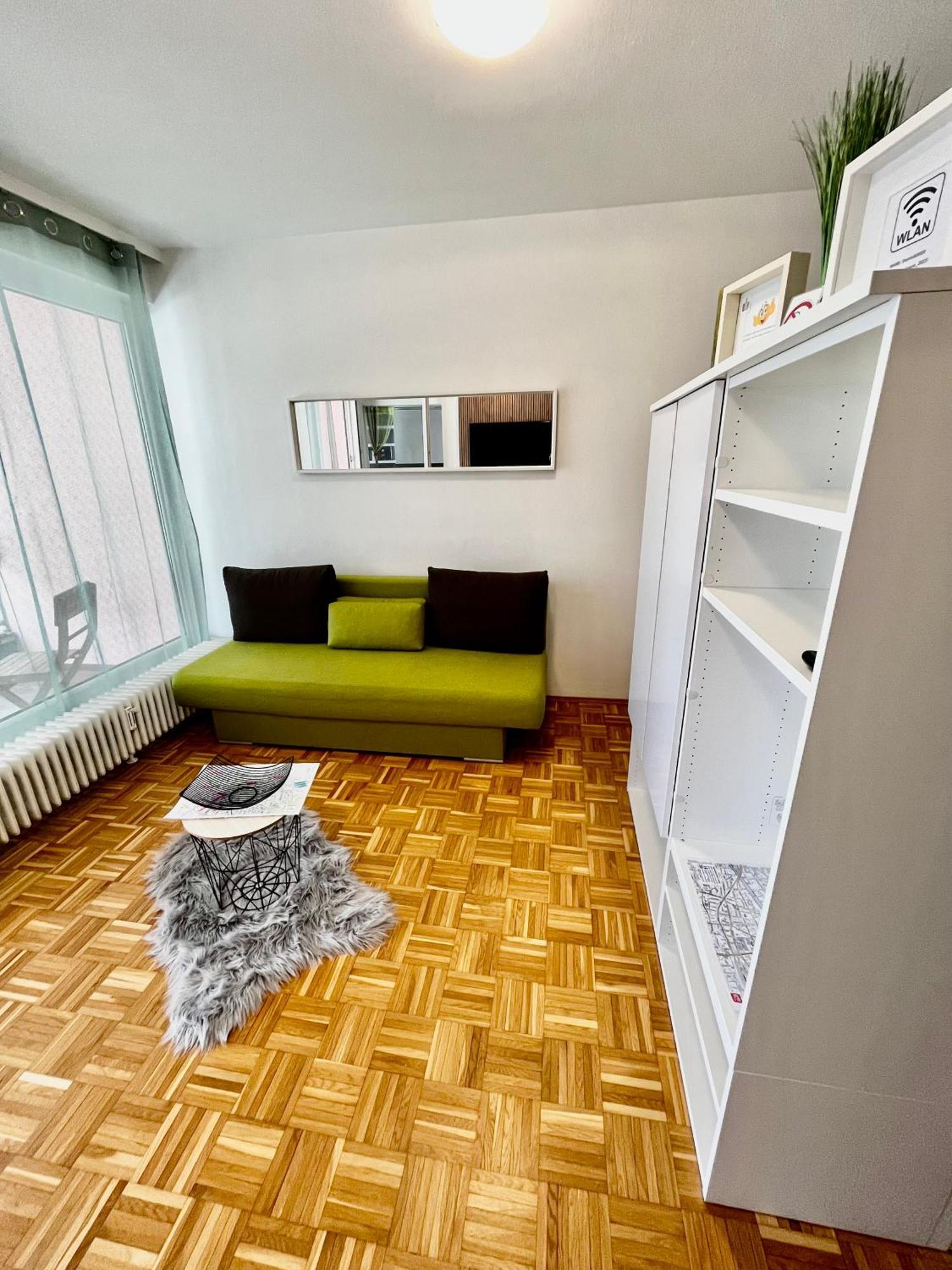 Ganze Ferienwohnung In Top Lage Mit Loggia Klagenfurt am Woerthersee Exterior photo