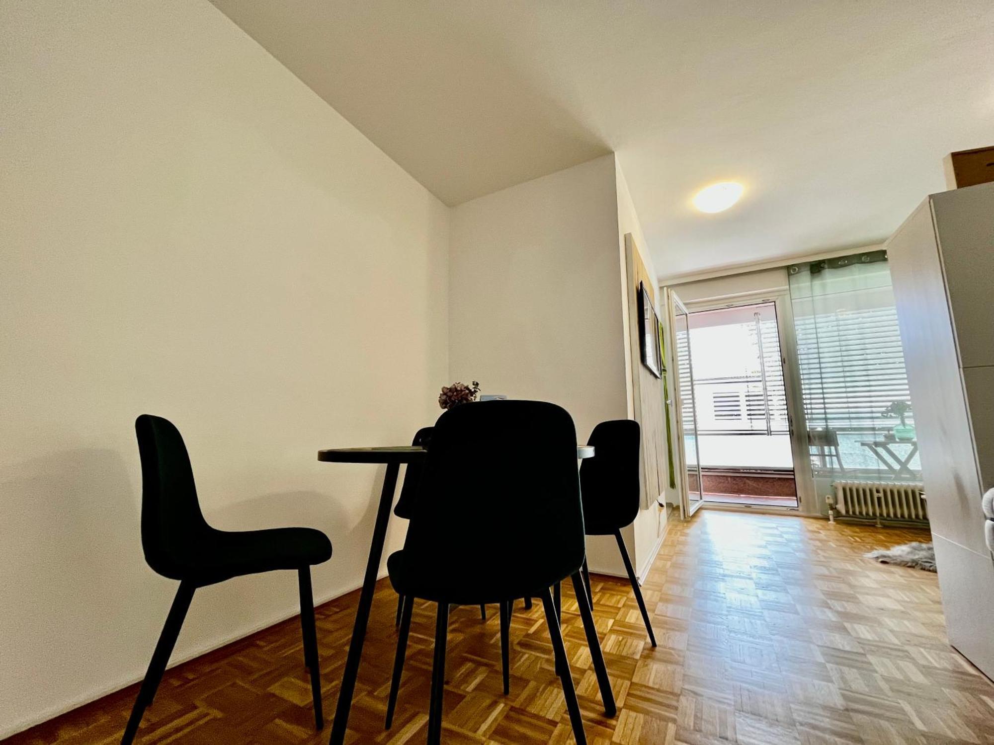 Ganze Ferienwohnung In Top Lage Mit Loggia Klagenfurt am Woerthersee Exterior photo