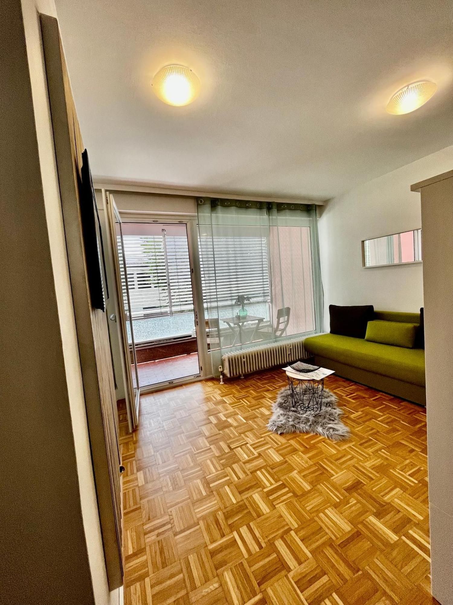 Ganze Ferienwohnung In Top Lage Mit Loggia Klagenfurt am Woerthersee Exterior photo